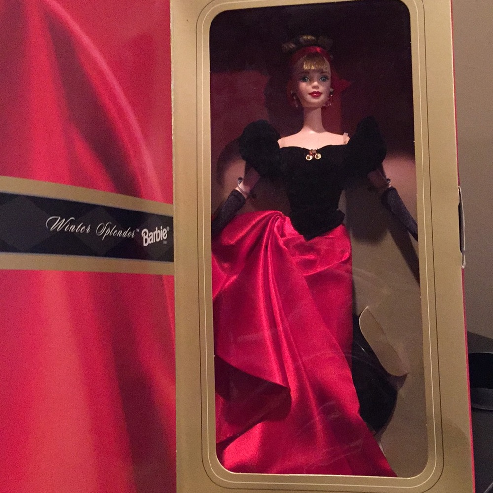 Barbie. Winter Splendor. Avon
